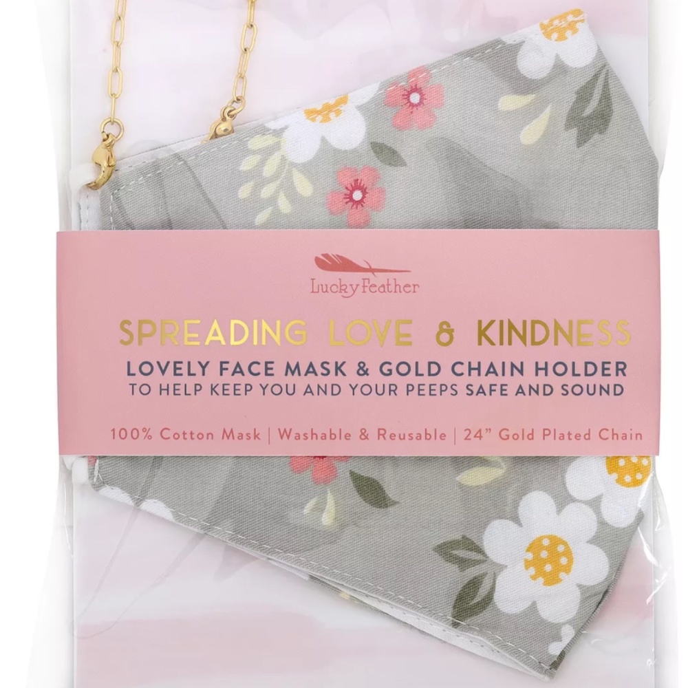 LUCKY FEATHER Lovely Face Mask & Gold Chain Holder 2pc Set